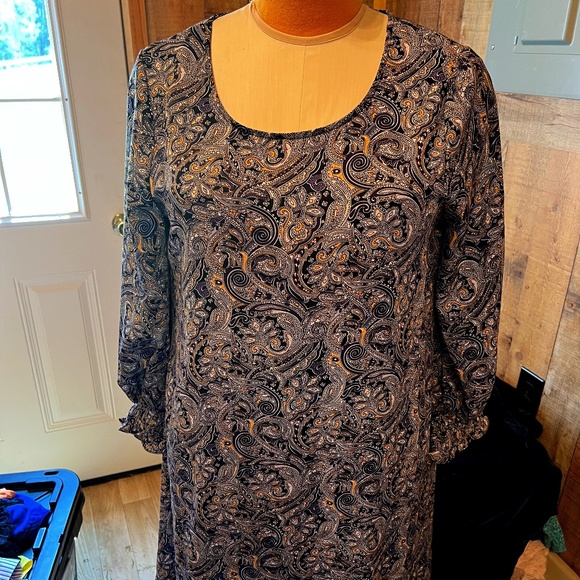 PAISLEY VINE Dresses & Skirts - WOMENS LADIES PLUS SIZE 1X BLUE WHITE GOLD PAISLEY PRINT DRESS